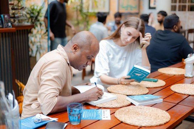 A Paper Plane by the Sea 